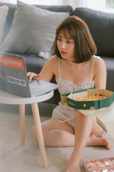 蜜桃精品成人影片